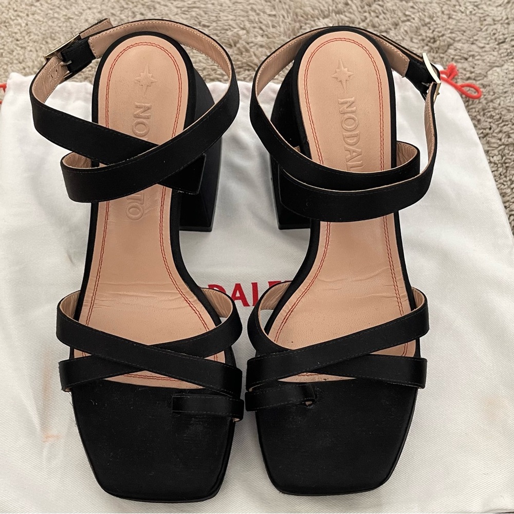 Nodaleto Sandals Size 37